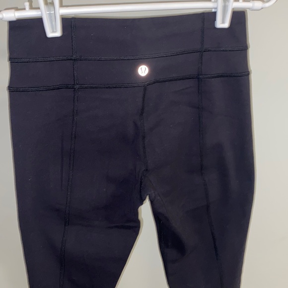 Lululemon skinny groove pants size 4 - Picture 3 of 8